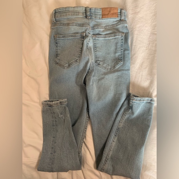 Zara jeans never worn - Picture 3 of 3
